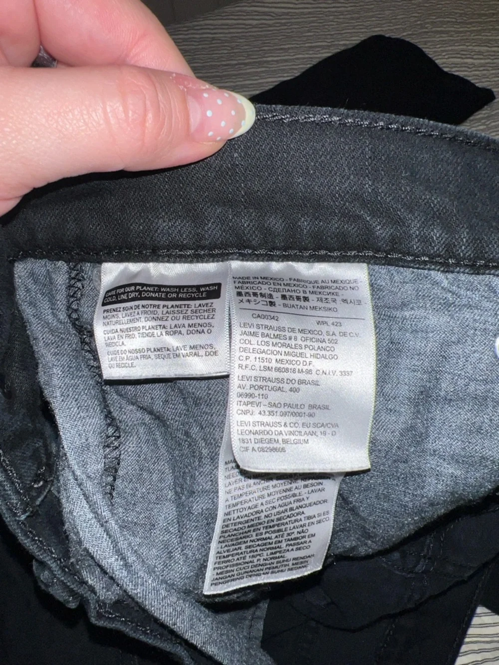 Levi 511s Black Slim Straight Jeans - Picture 5 of 6